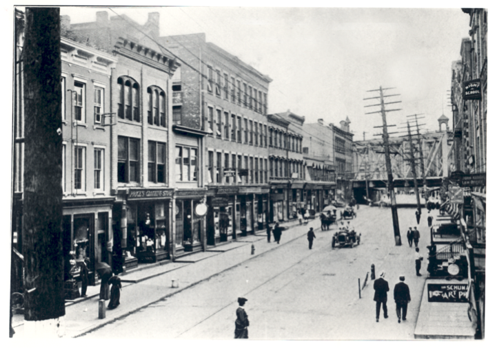 East Washington Street, looking west, about 1909.